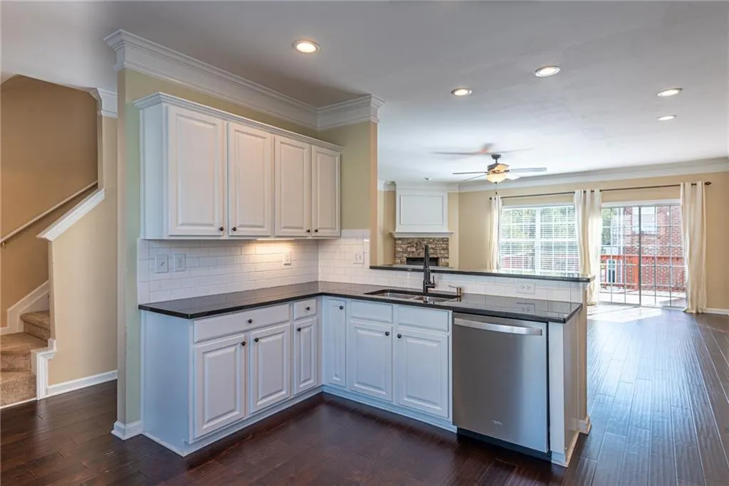 7883 Kiverton Place, Sandy Springs, Georgia 30350, 4 Bedrooms Bedrooms, ,3 BathroomsBathrooms,Residential,Sold,7883 Kiverton Place,7028406