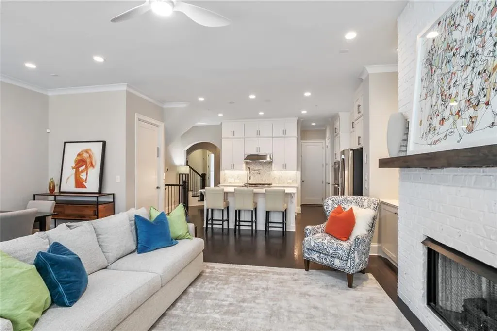 2070 Wheaton Way, Sandy Springs, Georgia 30328, 4 Bedrooms Bedrooms, ,3 BathroomsBathrooms,Residential,Sold,2070 Wheaton Way,6939559