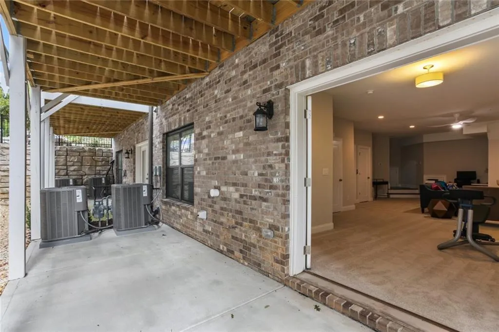 2070 Wheaton Way, Sandy Springs, Georgia 30328, 4 Bedrooms Bedrooms, ,3 BathroomsBathrooms,Residential,Sold,2070 Wheaton Way,6939559