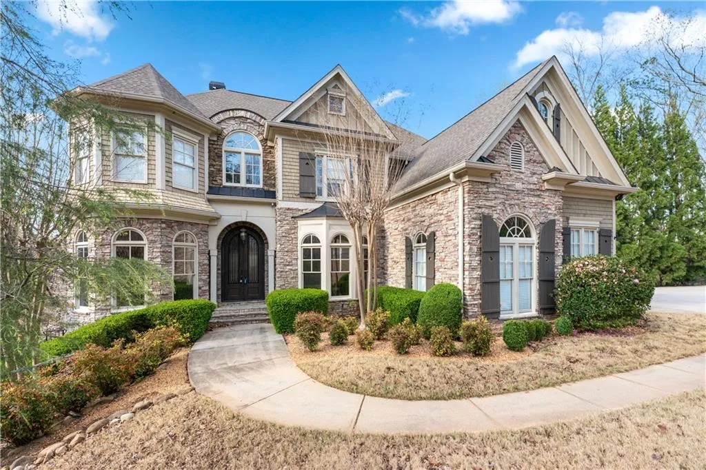 8069 Kenstone Court, Sandy Springs, Georgia 30350, 6 Bedrooms Bedrooms, ,6 BathroomsBathrooms,Residential,For Sale,8069 Kenstone Court,7546659