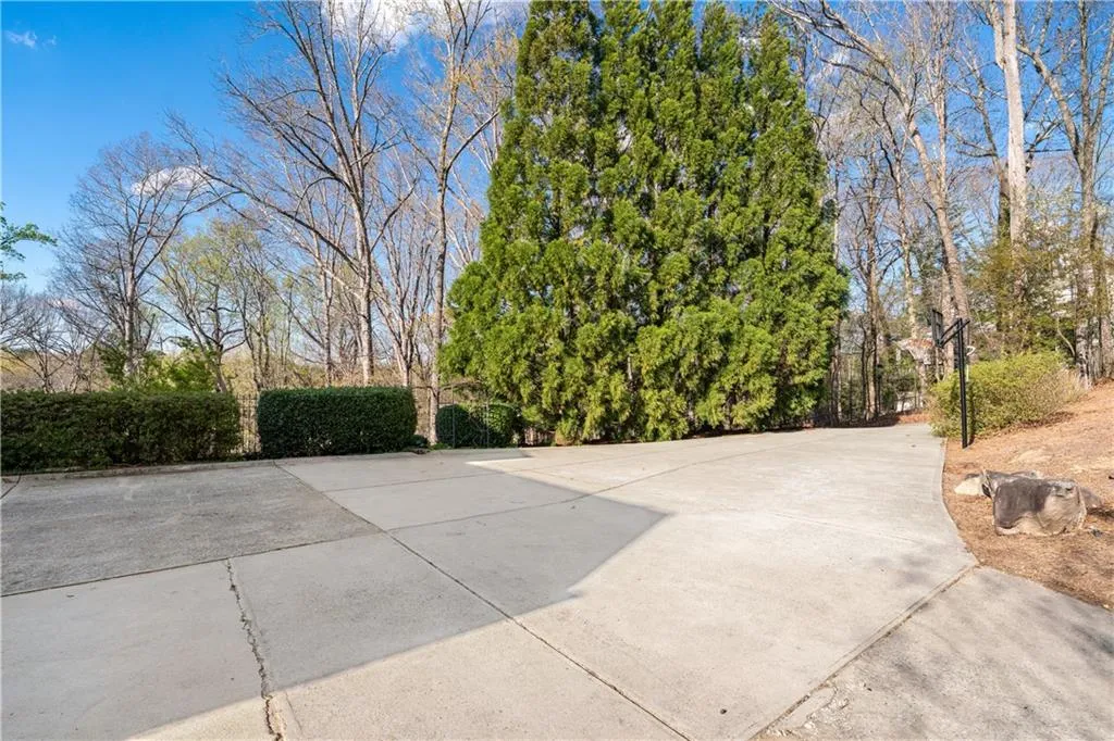 8069 Kenstone Court, Sandy Springs, Georgia 30350, 6 Bedrooms Bedrooms, ,6 BathroomsBathrooms,Residential,For Sale,8069 Kenstone Court,7546659