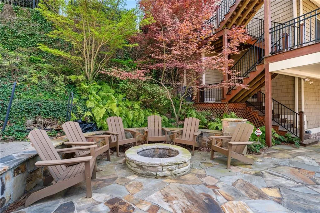 8069 Kenstone Court, Sandy Springs, Georgia 30350, 6 Bedrooms Bedrooms, ,6 BathroomsBathrooms,Residential,For Sale,8069 Kenstone Court,7546659