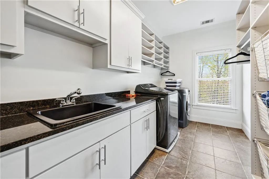 8069 Kenstone Court, Sandy Springs, Georgia 30350, 6 Bedrooms Bedrooms, ,6 BathroomsBathrooms,Residential,For Sale,8069 Kenstone Court,7546659