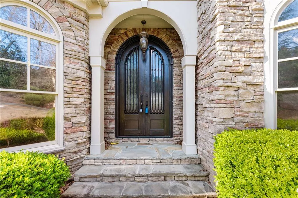 8069 Kenstone Court, Sandy Springs, Georgia 30350, 6 Bedrooms Bedrooms, ,6 BathroomsBathrooms,Residential,For Sale,8069 Kenstone Court,7546659
