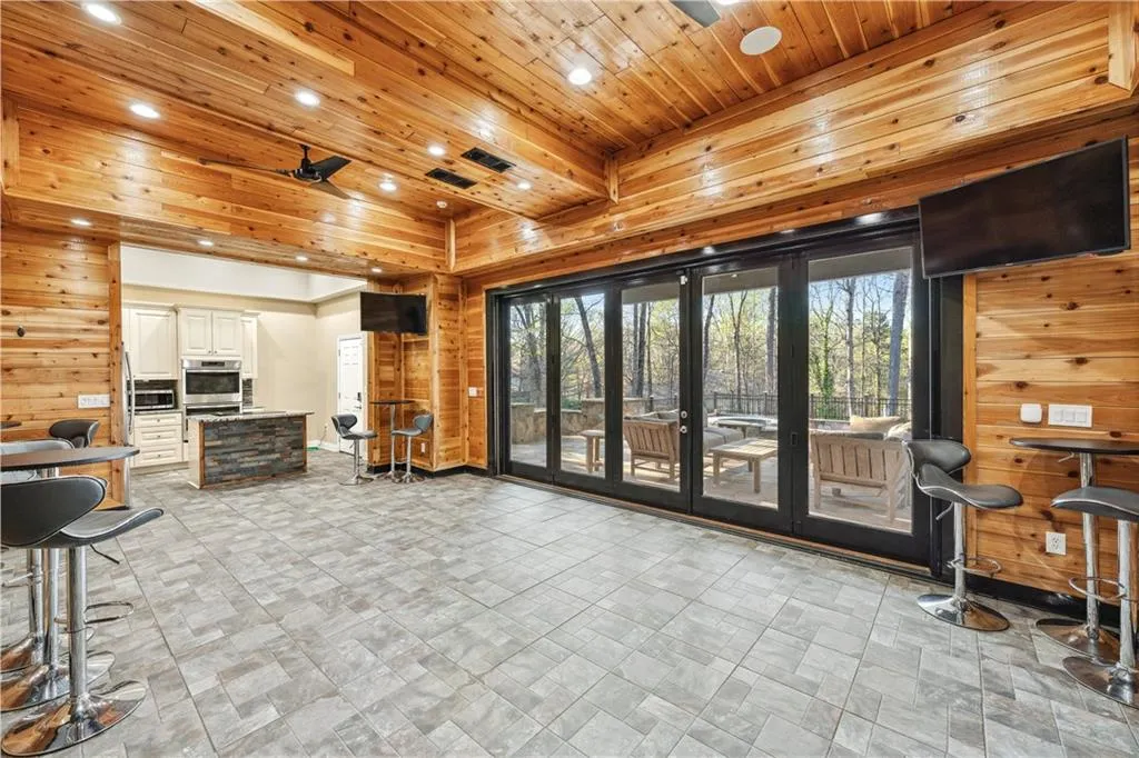 8069 Kenstone Court, Sandy Springs, Georgia 30350, 6 Bedrooms Bedrooms, ,6 BathroomsBathrooms,Residential,For Sale,8069 Kenstone Court,7546659