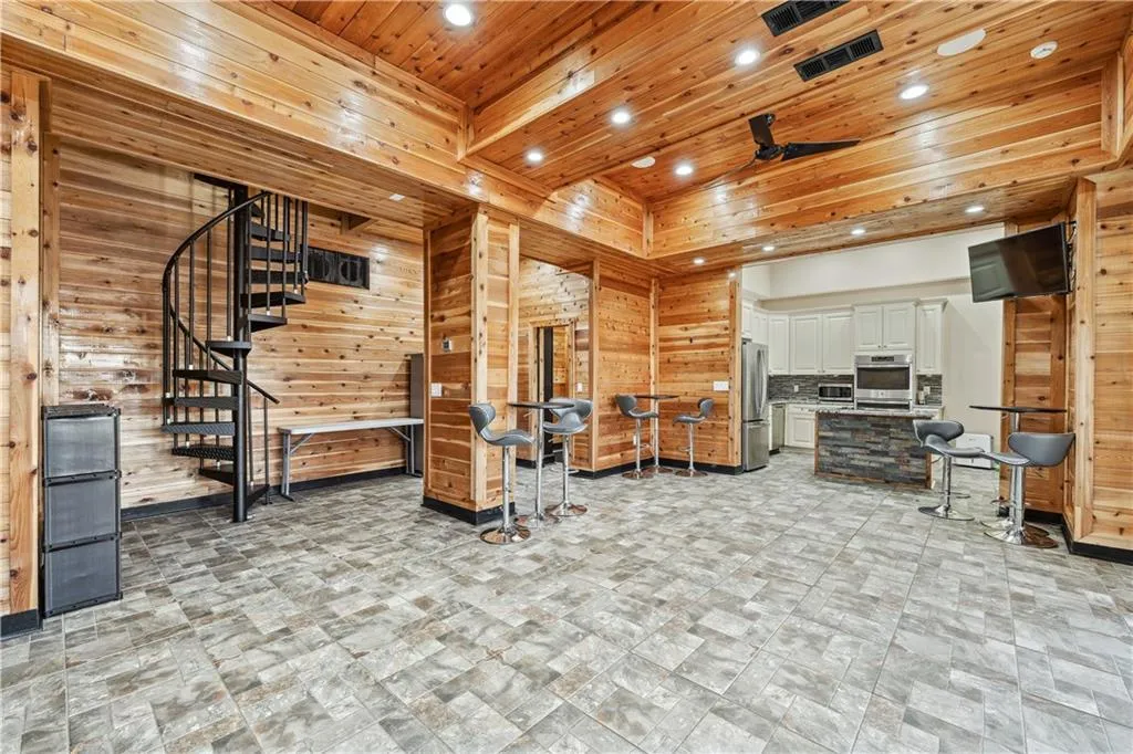 8069 Kenstone Court, Sandy Springs, Georgia 30350, 6 Bedrooms Bedrooms, ,6 BathroomsBathrooms,Residential,For Sale,8069 Kenstone Court,7546659