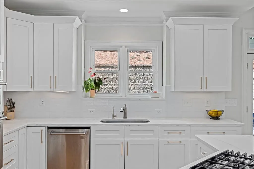 5800 De Claire Court, Atlanta, Georgia 30328, 6 Bedrooms Bedrooms, ,4 BathroomsBathrooms,Residential,For Sale,5800 De Claire Court,7671125