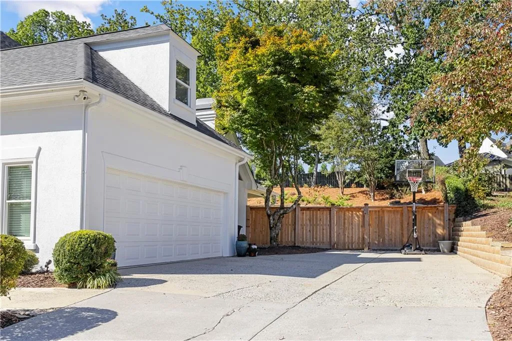 5800 De Claire Court, Atlanta, Georgia 30328, 6 Bedrooms Bedrooms, ,4 BathroomsBathrooms,Residential,For Sale,5800 De Claire Court,7671125