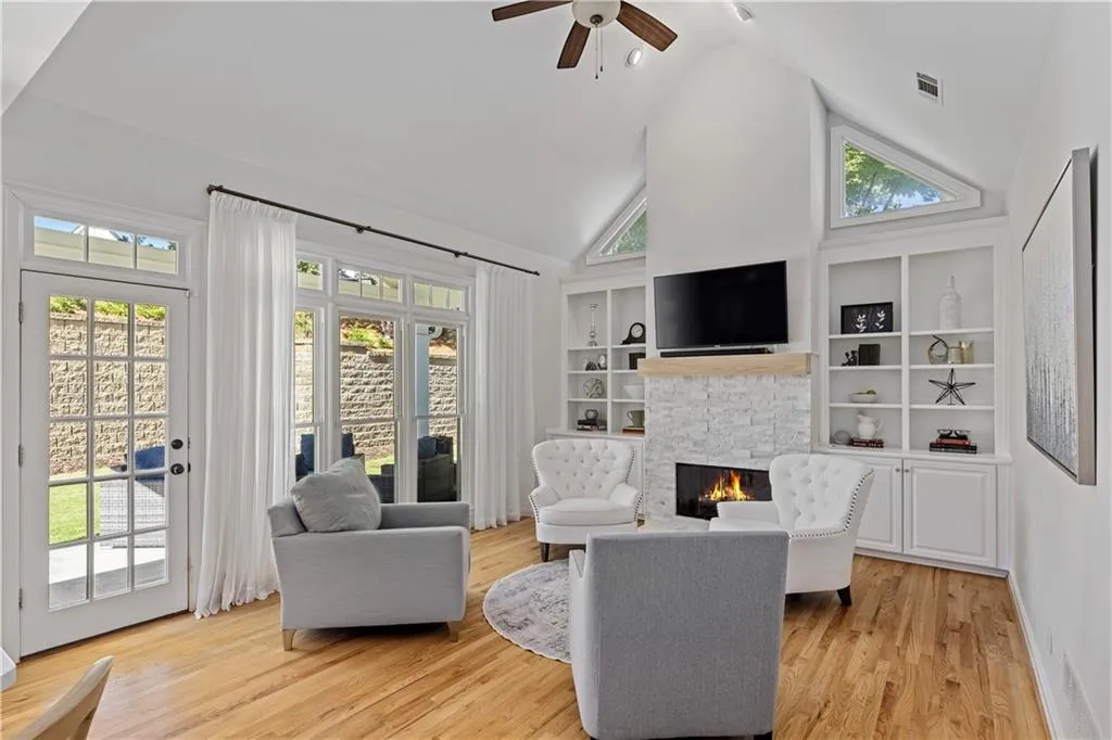 5800 De Claire Court, Atlanta, Georgia 30328, 6 Bedrooms Bedrooms, ,4 BathroomsBathrooms,Residential,For Sale,5800 De Claire Court,7671125