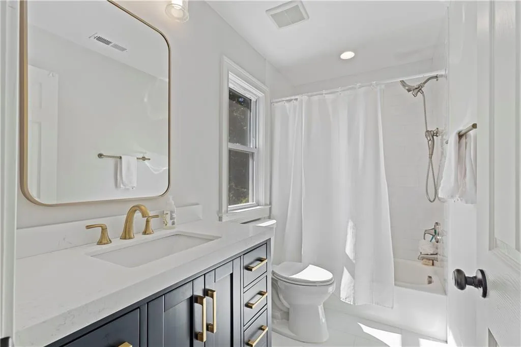 5800 De Claire Court, Atlanta, Georgia 30328, 6 Bedrooms Bedrooms, ,4 BathroomsBathrooms,Residential,For Sale,5800 De Claire Court,7671125