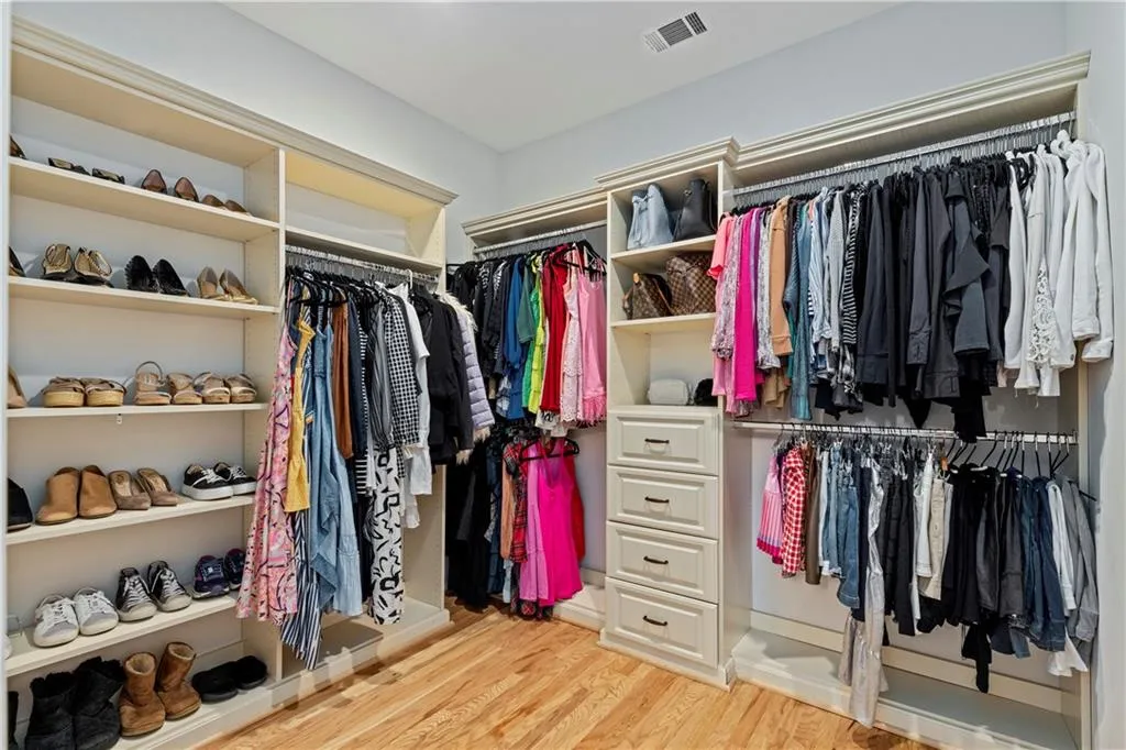 5800 De Claire Court, Atlanta, Georgia 30328, 6 Bedrooms Bedrooms, ,4 BathroomsBathrooms,Residential,For Sale,5800 De Claire Court,7671125