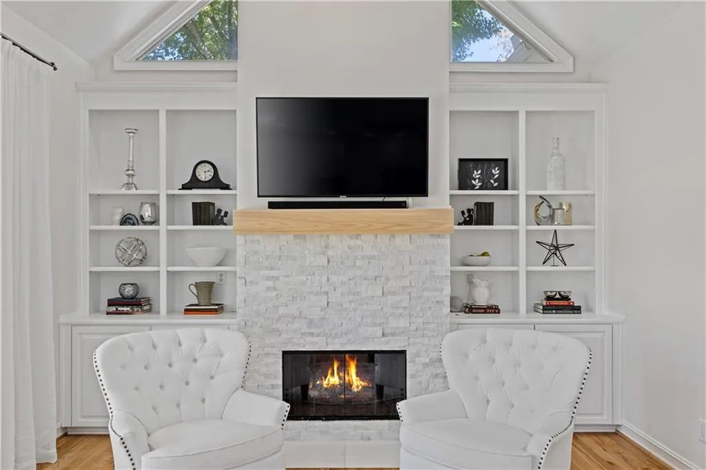 5800 De Claire Court, Atlanta, Georgia 30328, 6 Bedrooms Bedrooms, ,4 BathroomsBathrooms,Residential,For Sale,5800 De Claire Court,7671125