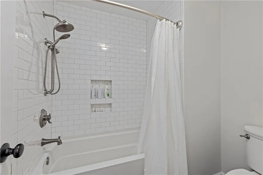 5800 De Claire Court, Atlanta, Georgia 30328, 6 Bedrooms Bedrooms, ,4 BathroomsBathrooms,Residential,For Sale,5800 De Claire Court,7671125