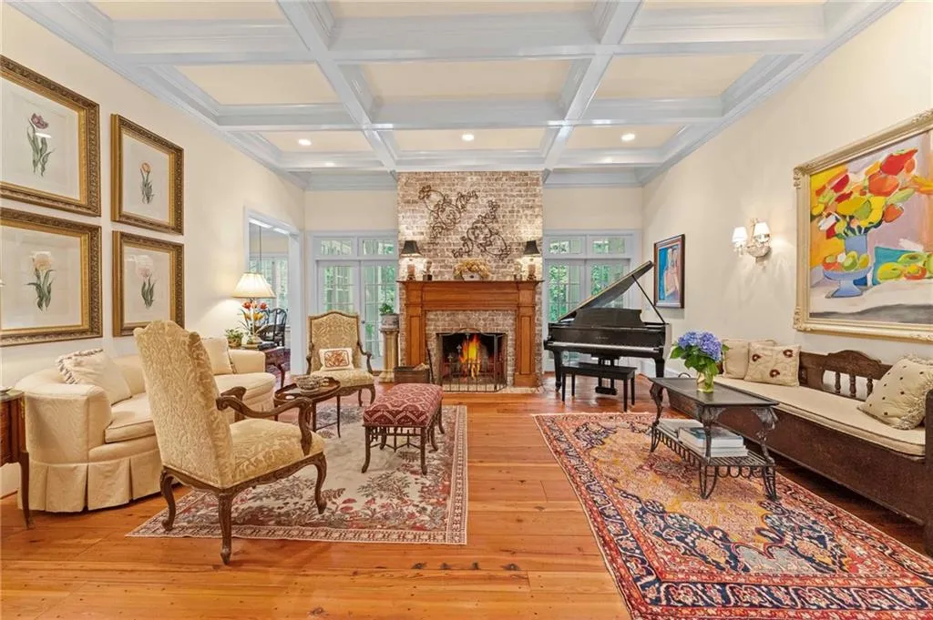 585 Old Cobblestone Drive, Atlanta, Georgia 30350, 6 Bedrooms Bedrooms, ,6 BathroomsBathrooms,Residential,For Sale,585 Old Cobblestone Drive,7639548