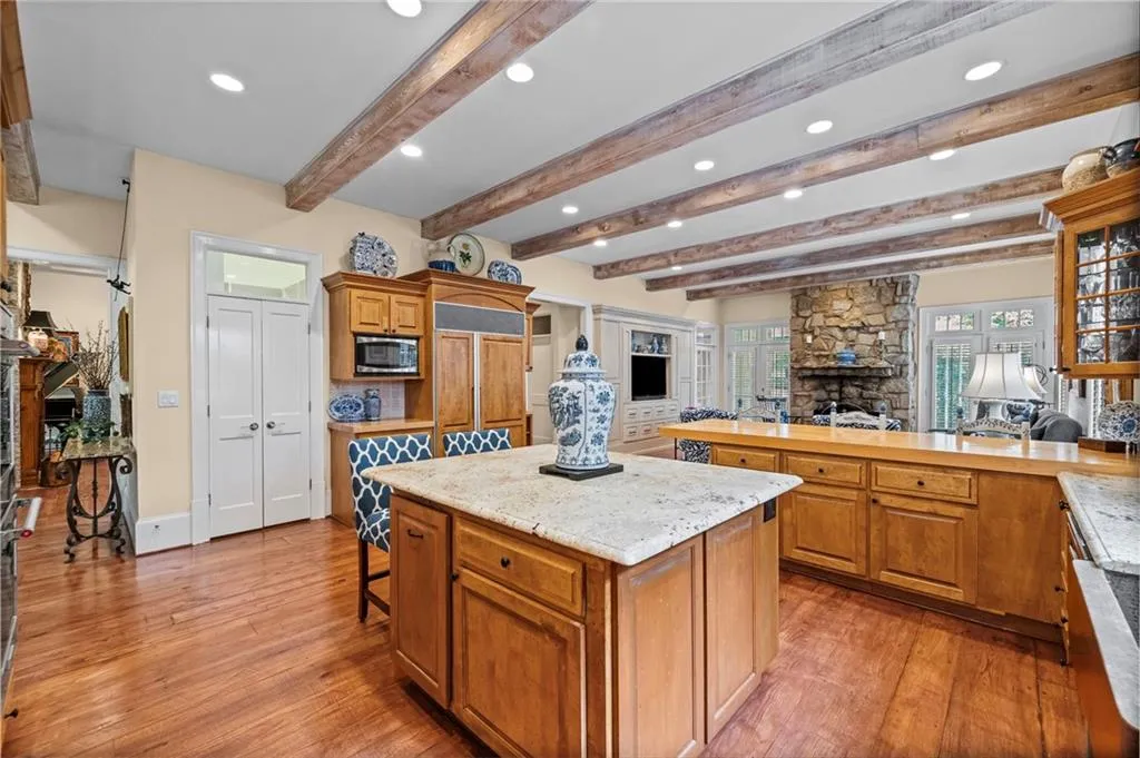 585 Old Cobblestone Drive, Atlanta, Georgia 30350, 6 Bedrooms Bedrooms, ,6 BathroomsBathrooms,Residential,For Sale,585 Old Cobblestone Drive,7639548