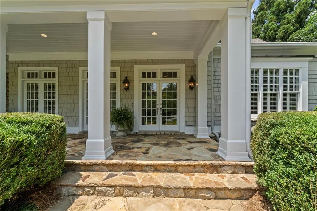 585 Old Cobblestone Drive, Atlanta, Georgia 30350, 6 Bedrooms Bedrooms, ,6 BathroomsBathrooms,Residential,For Sale,585 Old Cobblestone Drive,7639548