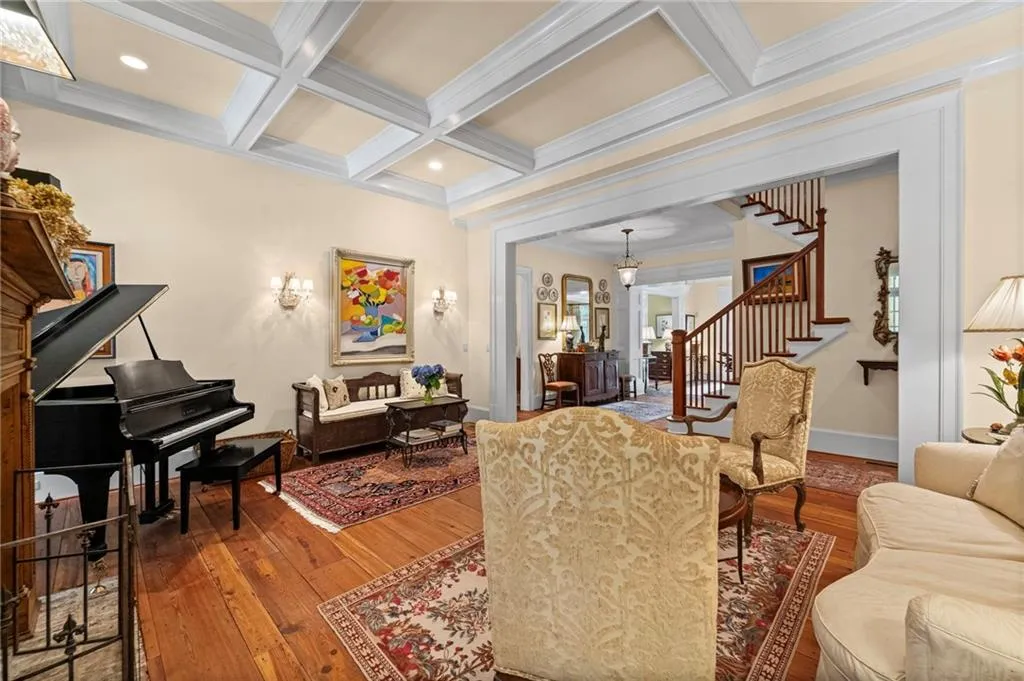585 Old Cobblestone Drive, Atlanta, Georgia 30350, 6 Bedrooms Bedrooms, ,6 BathroomsBathrooms,Residential,For Sale,585 Old Cobblestone Drive,7639548