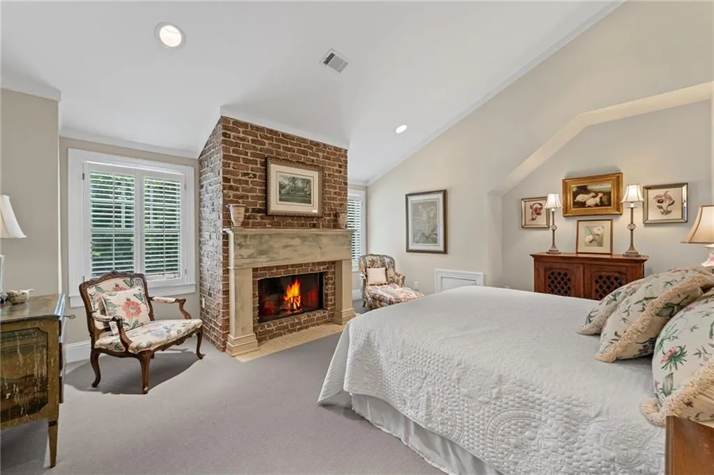 585 Old Cobblestone Drive, Atlanta, Georgia 30350, 6 Bedrooms Bedrooms, ,6 BathroomsBathrooms,Residential,For Sale,585 Old Cobblestone Drive,7639548