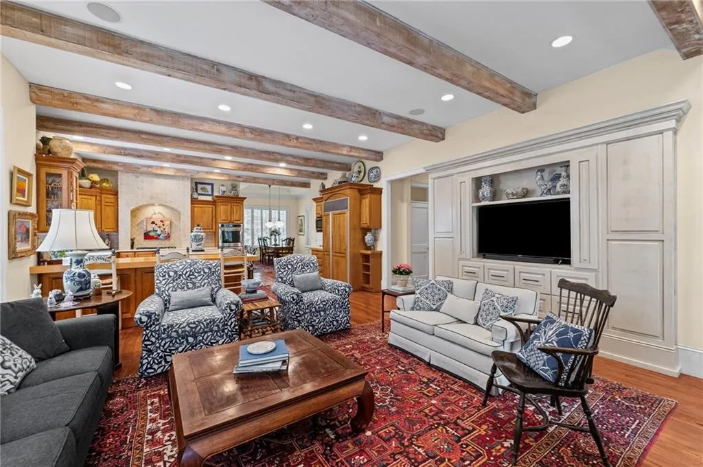 585 Old Cobblestone Drive, Atlanta, Georgia 30350, 6 Bedrooms Bedrooms, ,6 BathroomsBathrooms,Residential,For Sale,585 Old Cobblestone Drive,7639548