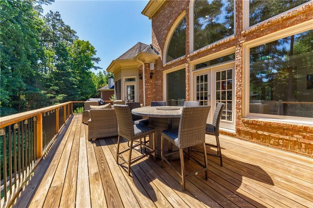 720 Latour Drive, Sandy Springs, Georgia 30350, 6 Bedrooms Bedrooms, ,5 BathroomsBathrooms,Residential,Sold,720 Latour Drive,6900348