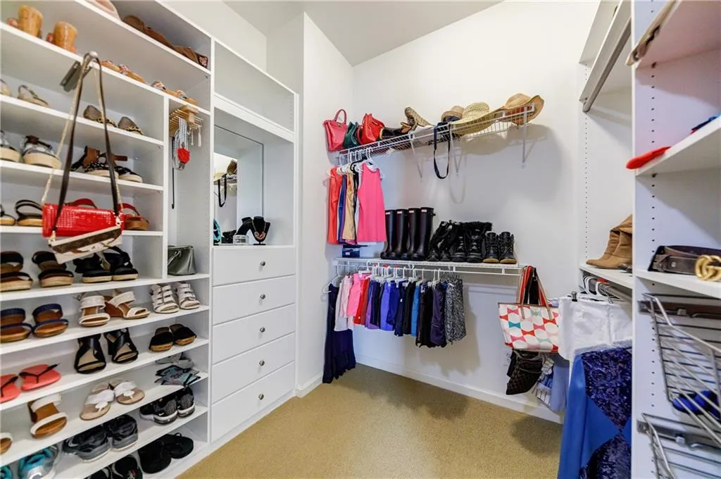 720 Latour Drive, Sandy Springs, Georgia 30350, 6 Bedrooms Bedrooms, ,5 BathroomsBathrooms,Residential,Sold,720 Latour Drive,6900348