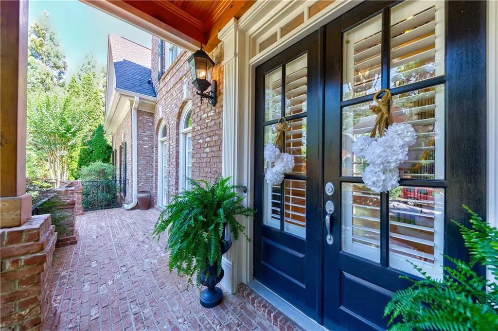 720 Latour Drive, Sandy Springs, Georgia 30350, 6 Bedrooms Bedrooms, ,5 BathroomsBathrooms,Residential,Sold,720 Latour Drive,6900348