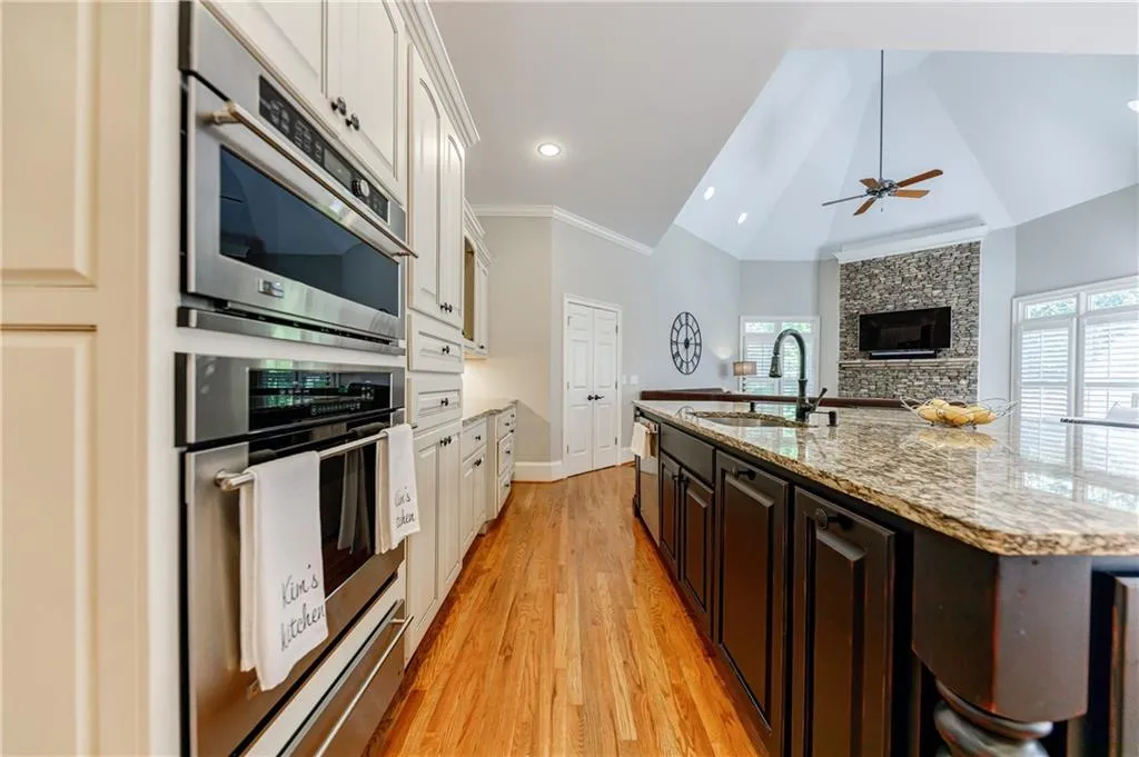 720 Latour Drive, Sandy Springs, Georgia 30350, 6 Bedrooms Bedrooms, ,5 BathroomsBathrooms,Residential,Sold,720 Latour Drive,6900348