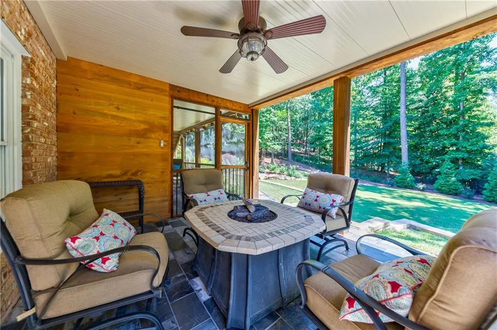 720 Latour Drive, Sandy Springs, Georgia 30350, 6 Bedrooms Bedrooms, ,5 BathroomsBathrooms,Residential,Sold,720 Latour Drive,6900348