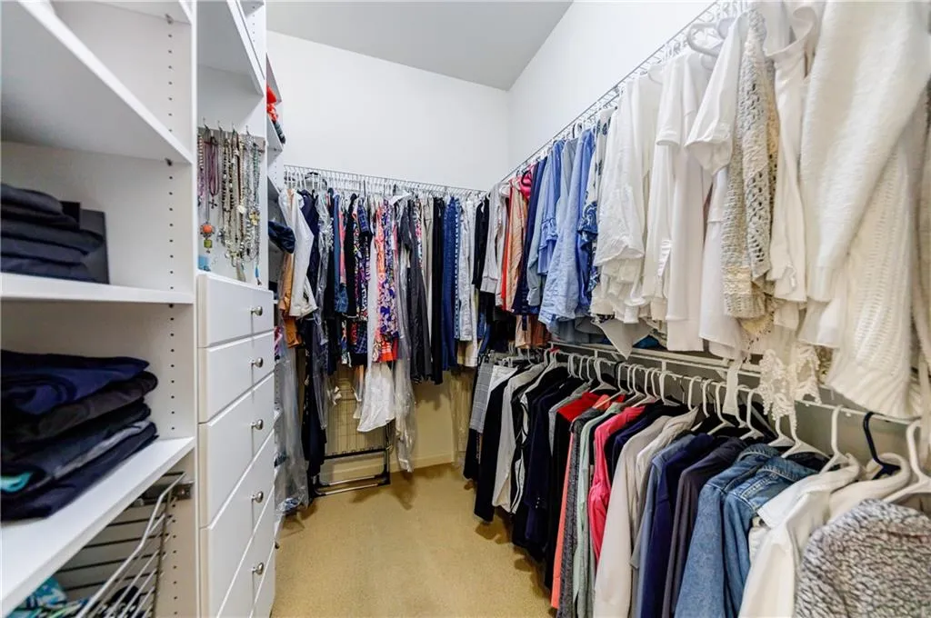 720 Latour Drive, Sandy Springs, Georgia 30350, 6 Bedrooms Bedrooms, ,5 BathroomsBathrooms,Residential,Sold,720 Latour Drive,6900348