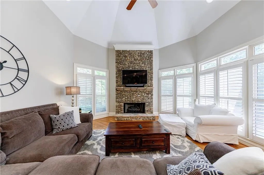 720 Latour Drive, Sandy Springs, Georgia 30350, 6 Bedrooms Bedrooms, ,5 BathroomsBathrooms,Residential,Sold,720 Latour Drive,6900348