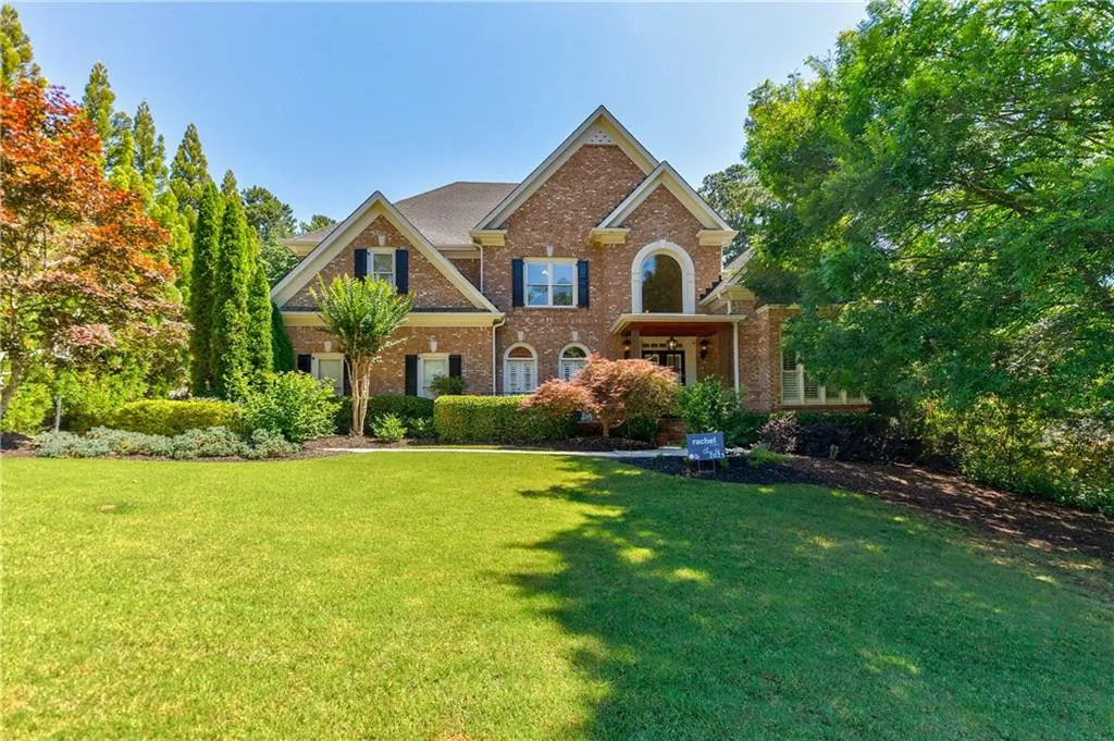 720 Latour Drive, Sandy Springs, Georgia 30350, 6 Bedrooms Bedrooms, ,5 BathroomsBathrooms,Residential,Sold,720 Latour Drive,6900348