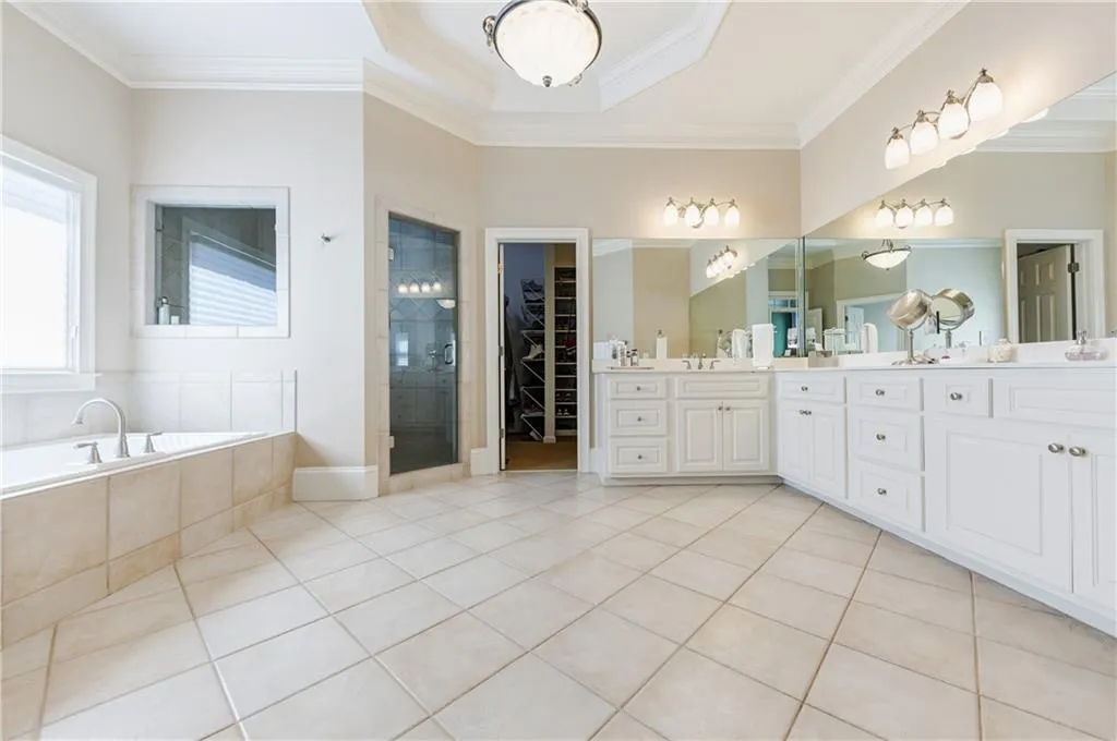 720 Latour Drive, Sandy Springs, Georgia 30350, 6 Bedrooms Bedrooms, ,5 BathroomsBathrooms,Residential,Sold,720 Latour Drive,6900348