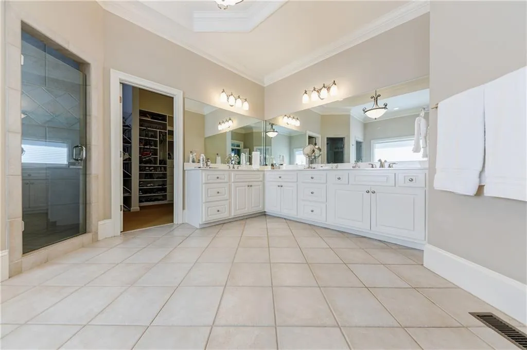 720 Latour Drive, Sandy Springs, Georgia 30350, 6 Bedrooms Bedrooms, ,5 BathroomsBathrooms,Residential,Sold,720 Latour Drive,6900348