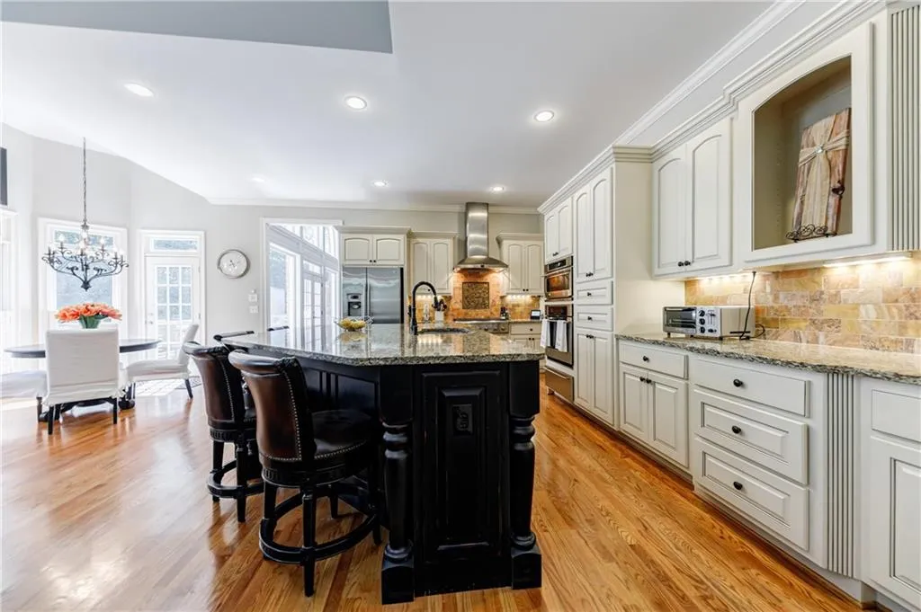 720 Latour Drive, Sandy Springs, Georgia 30350, 6 Bedrooms Bedrooms, ,5 BathroomsBathrooms,Residential,Sold,720 Latour Drive,6900348