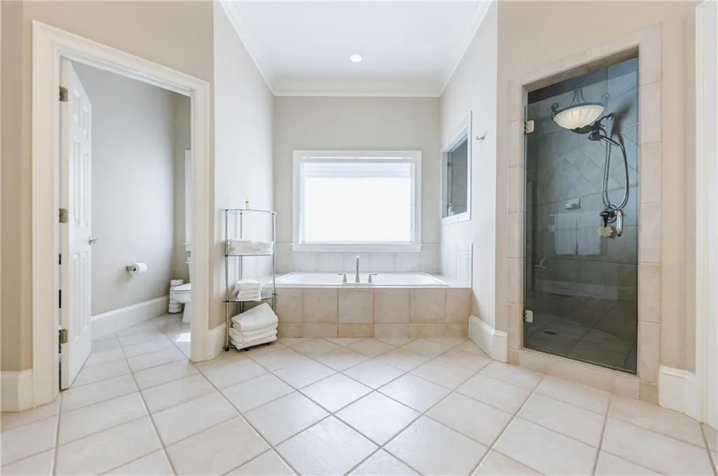 720 Latour Drive, Sandy Springs, Georgia 30350, 6 Bedrooms Bedrooms, ,5 BathroomsBathrooms,Residential,Sold,720 Latour Drive,6900348