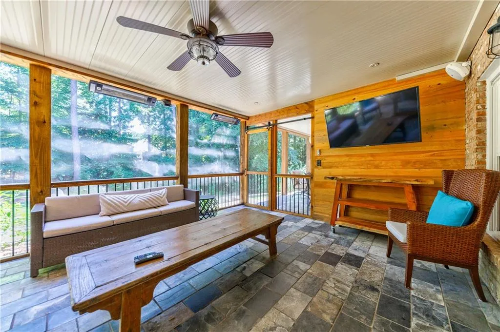 720 Latour Drive, Sandy Springs, Georgia 30350, 6 Bedrooms Bedrooms, ,5 BathroomsBathrooms,Residential,Sold,720 Latour Drive,6900348