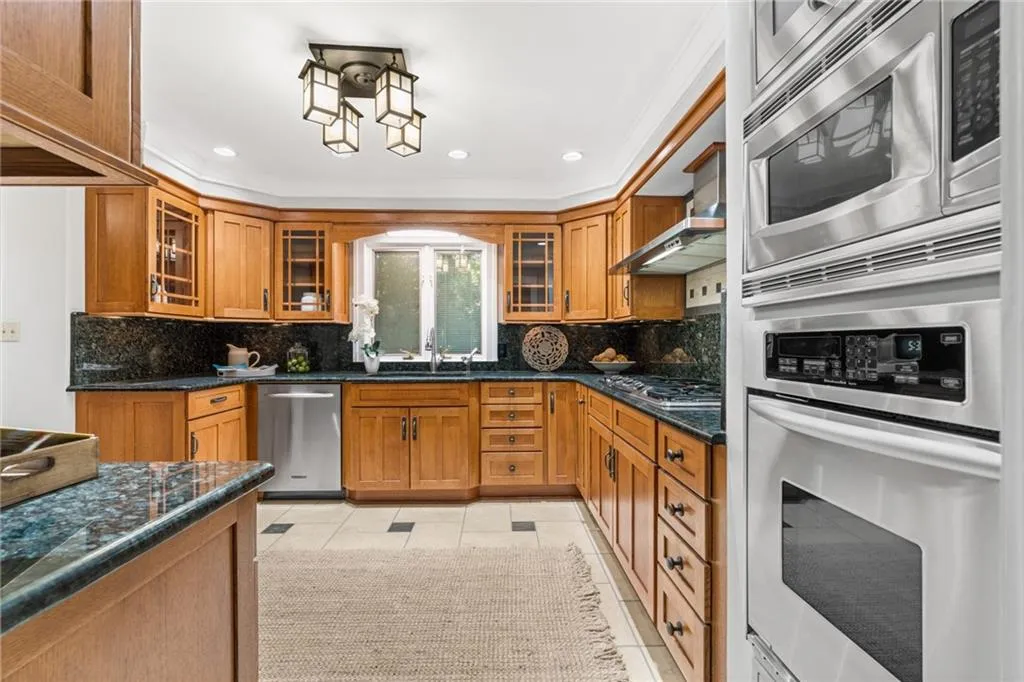639 Mount Paran Road, Sandy Springs, Georgia 30327, 4 Bedrooms Bedrooms, ,4 BathroomsBathrooms,Residential,Sold,639 Mount Paran Road,7061905