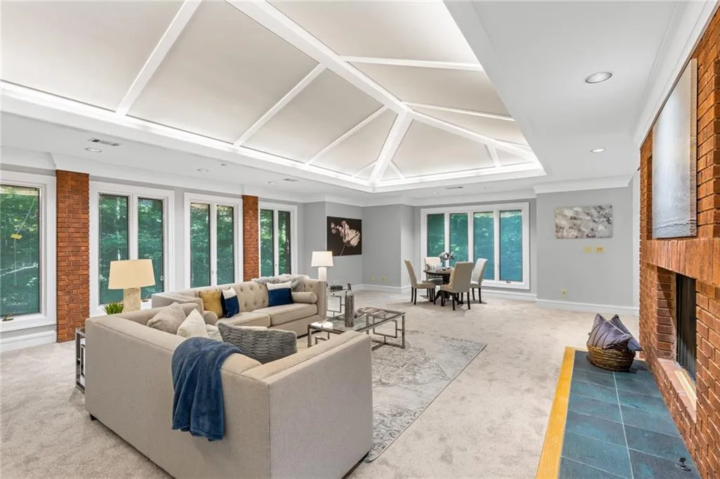 639 Mount Paran Road, Sandy Springs, Georgia 30327, 4 Bedrooms Bedrooms, ,4 BathroomsBathrooms,Residential,Sold,639 Mount Paran Road,7061905