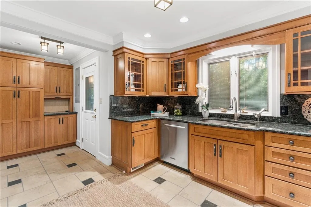 639 Mount Paran Road, Sandy Springs, Georgia 30327, 4 Bedrooms Bedrooms, ,4 BathroomsBathrooms,Residential,Sold,639 Mount Paran Road,7061905