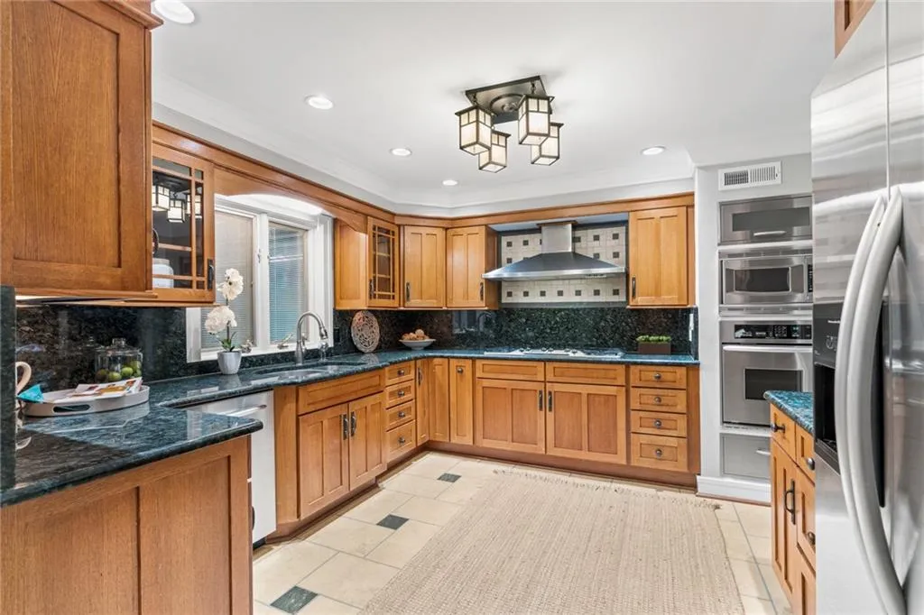 639 Mount Paran Road, Sandy Springs, Georgia 30327, 4 Bedrooms Bedrooms, ,4 BathroomsBathrooms,Residential,Sold,639 Mount Paran Road,7061905