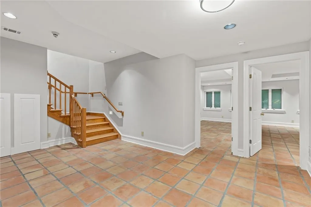 639 Mount Paran Road, Sandy Springs, Georgia 30327, 4 Bedrooms Bedrooms, ,4 BathroomsBathrooms,Residential,Sold,639 Mount Paran Road,7061905