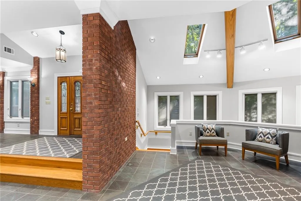 639 Mount Paran Road, Sandy Springs, Georgia 30327, 4 Bedrooms Bedrooms, ,4 BathroomsBathrooms,Residential,Sold,639 Mount Paran Road,7061905