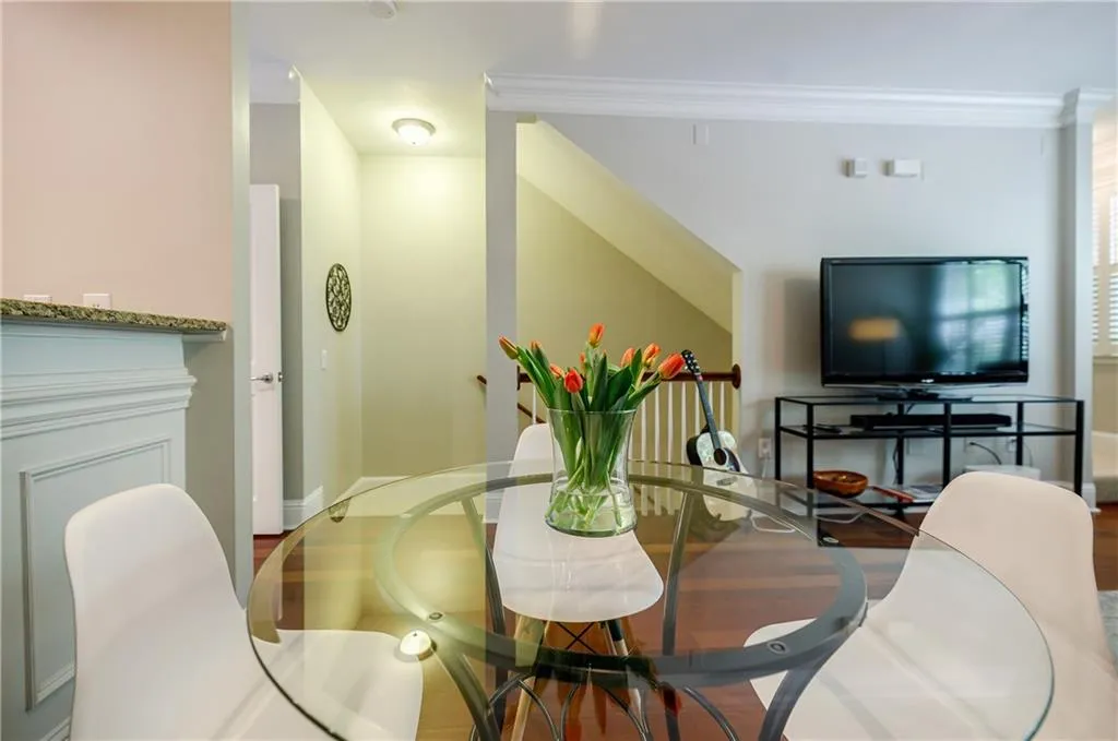 1148 Glenridge Place, Sandy Springs, Georgia 30342, 2 Bedrooms Bedrooms, ,1 BathroomBathrooms,Residential,Sold,1148 Glenridge Place,7202183