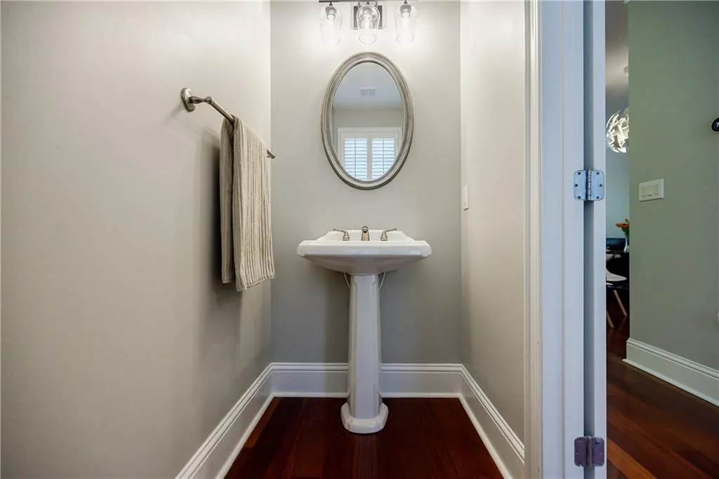 1148 Glenridge Place, Sandy Springs, Georgia 30342, 2 Bedrooms Bedrooms, ,1 BathroomBathrooms,Residential,Sold,1148 Glenridge Place,7202183