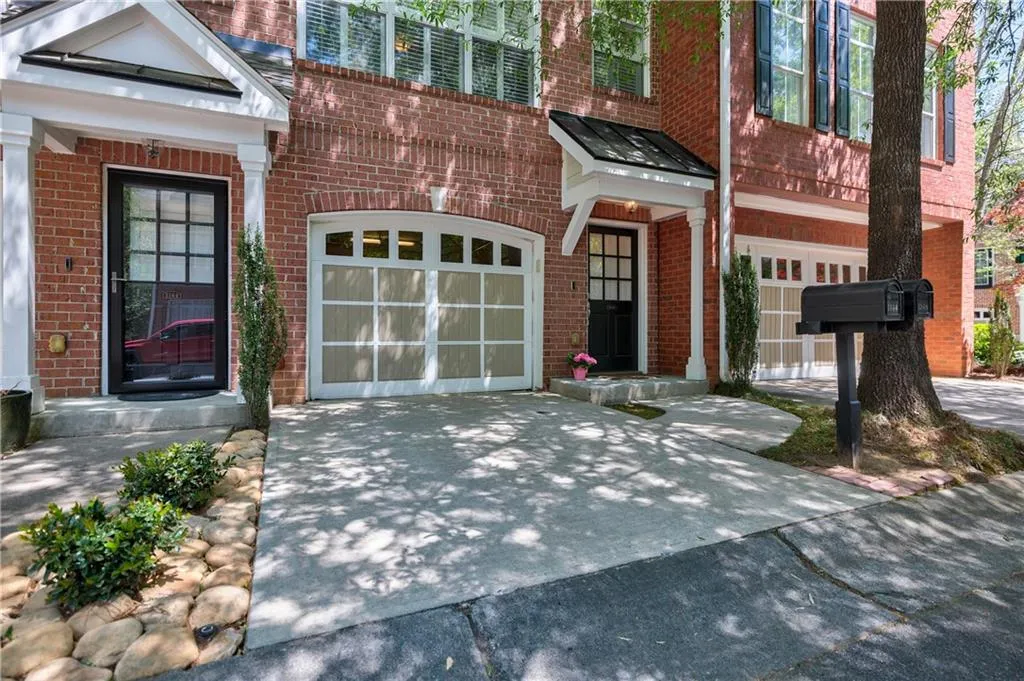 1148 Glenridge Place, Sandy Springs, Georgia 30342, 2 Bedrooms Bedrooms, ,1 BathroomBathrooms,Residential,Sold,1148 Glenridge Place,7202183