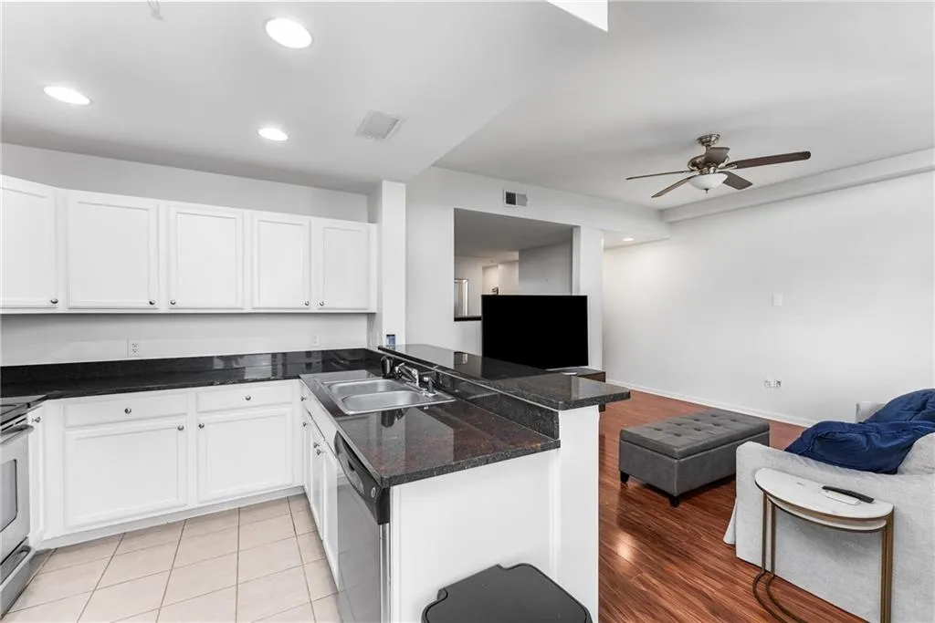 3040 Peachtree Rd Unit 1205, Atlanta, Georgia 30305, 1 Bedroom Bedrooms, 0 ,1 BathroomBathrooms,Residential,For Sale,3040 Peachtree Rd Unit 1205,7747166