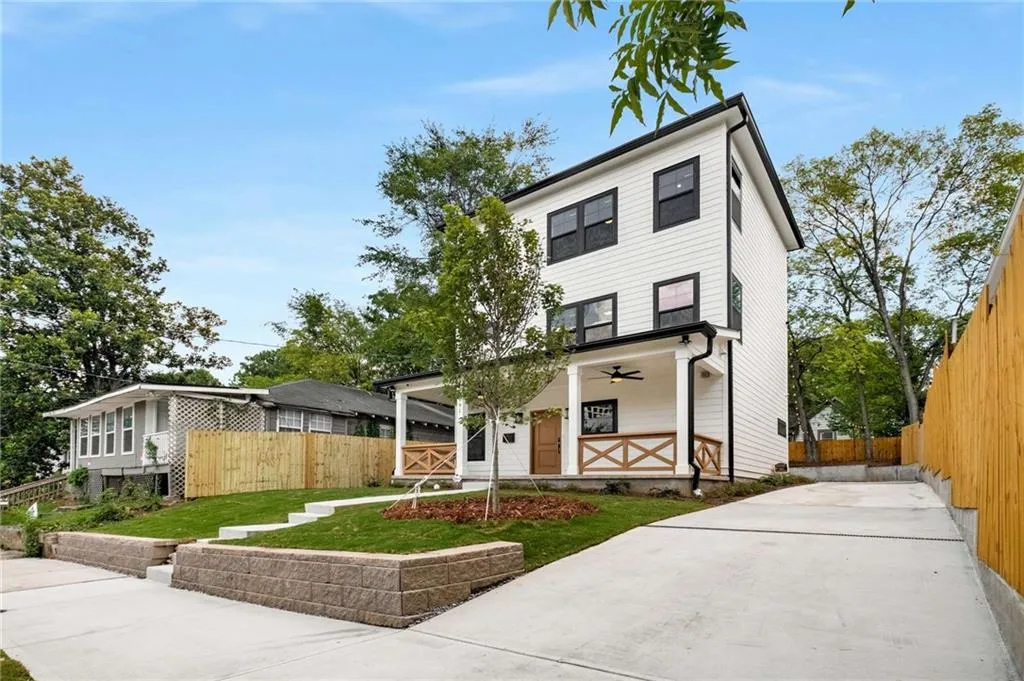 991 Hampton Street Nw, Atlanta, Georgia 30318, ,Residential Income,For Sale,991 Hampton Street Nw,7635765