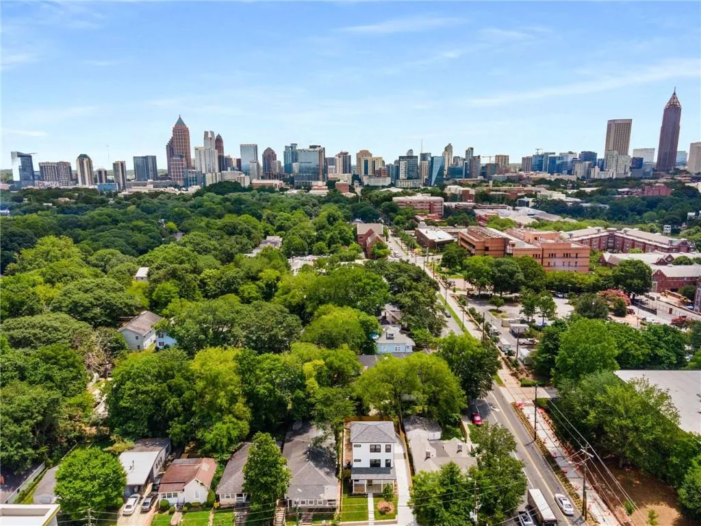 991 Hampton Street Nw, Atlanta, Georgia 30318, ,Residential Income,For Sale,991 Hampton Street Nw,7635765