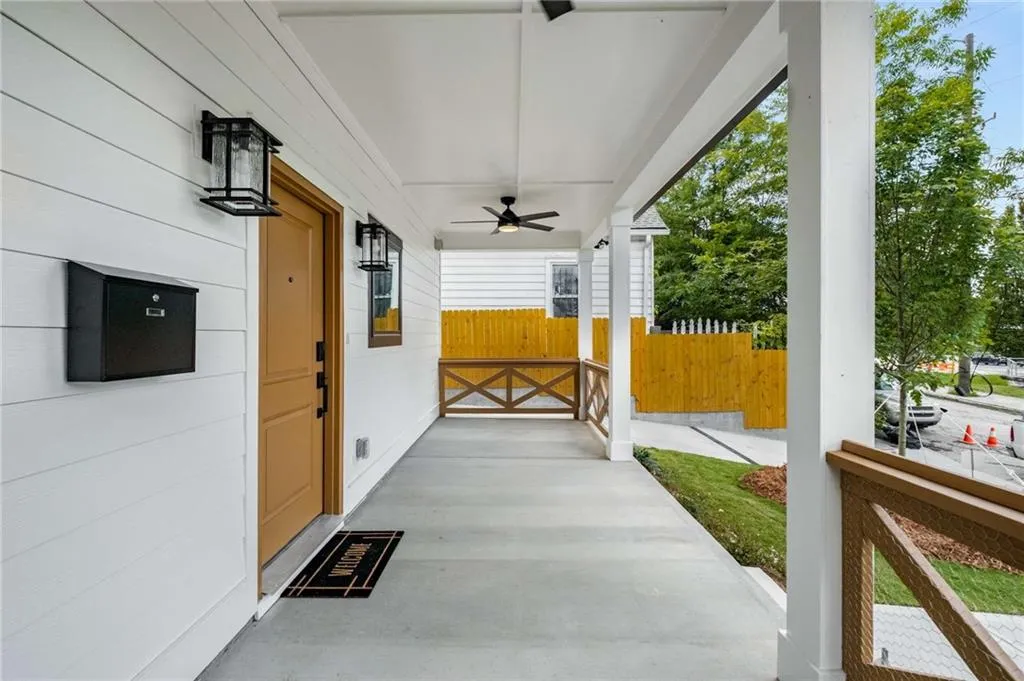 991 Hampton Street Nw, Atlanta, Georgia 30318, ,Residential Income,For Sale,991 Hampton Street Nw,7635765
