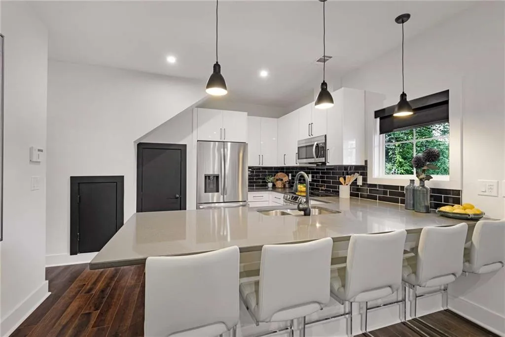 991 Hampton Street Nw, Atlanta, Georgia 30318, ,Residential Income,For Sale,991 Hampton Street Nw,7635765